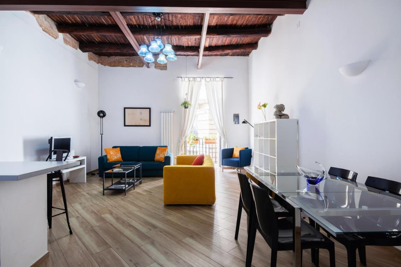 Appartamento Moderno Nel Centro Storico Napoli Bagian luar foto
